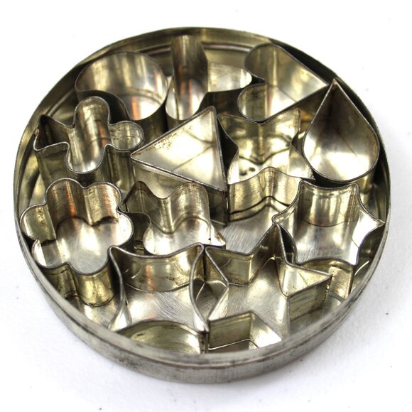 Vintage Veritas Aspic Jelly Cutters:12 Retro Fancy Shapes Made in Italy - Picture 5 of 9